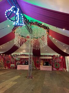 Kerstaankleiding KerstCircus Oss 2024